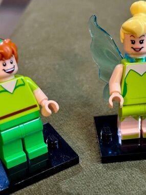 DUO: LEGO DISNEY "Peter Pan & Tinker Bell" Minifigures. BOTH LIKE NEW CONDITION!
